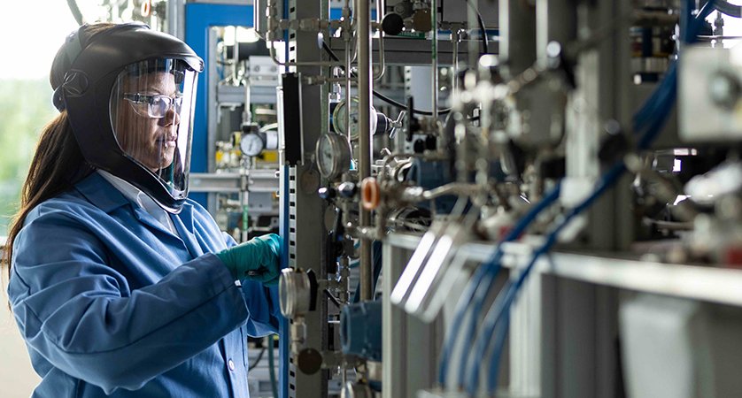 W. R. Grace lab scientist in RSTPP lab